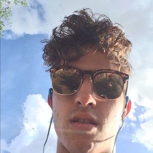 Meet your Posher, Elvin